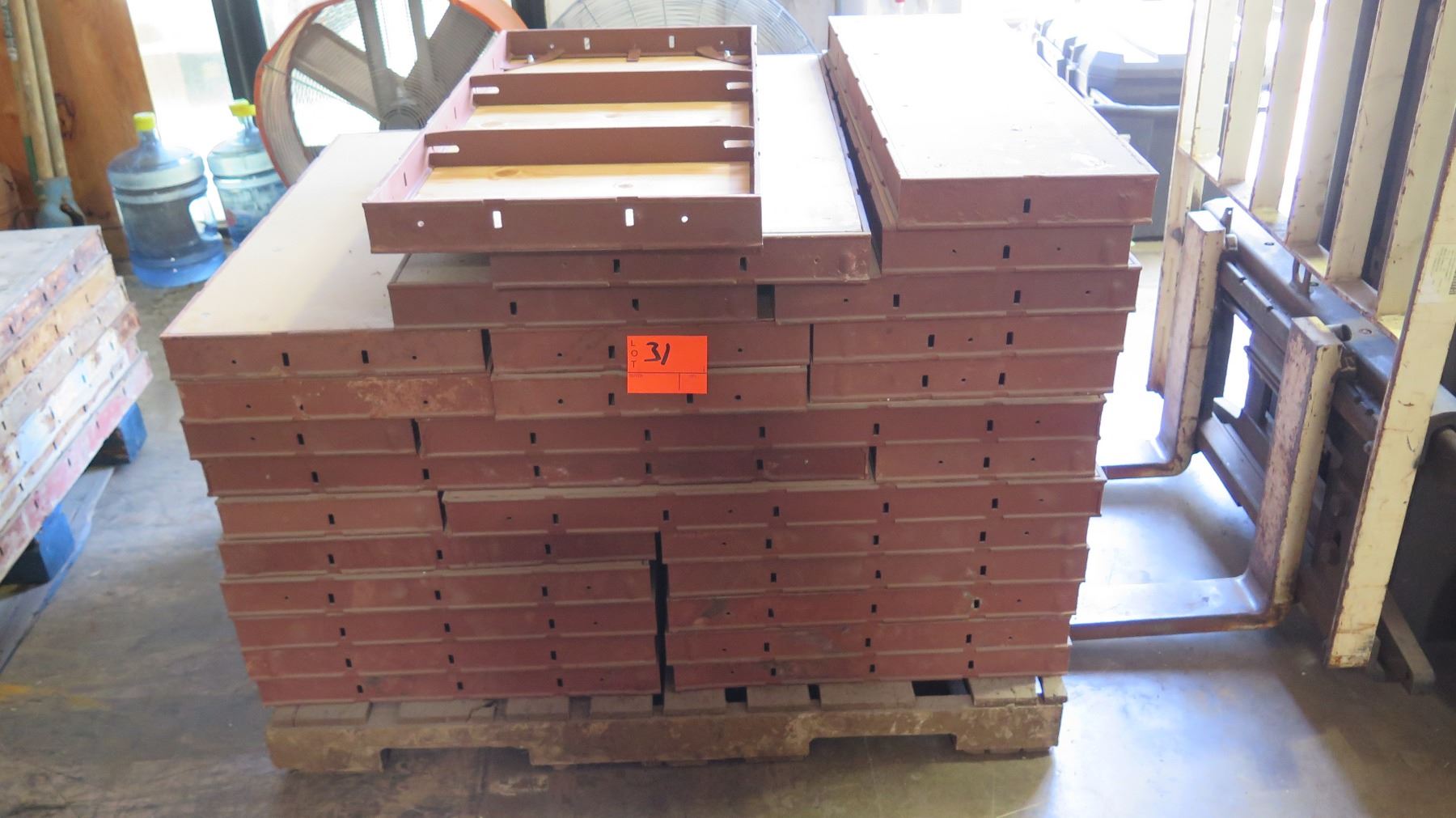 Pallet of Symons Concrete Wall Forms - Steel Ply Panels - Oahu Auctions