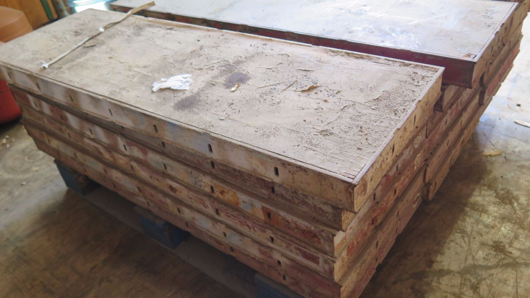Pallet of Symons Concrete Wall Forms - Steel Ply Panels