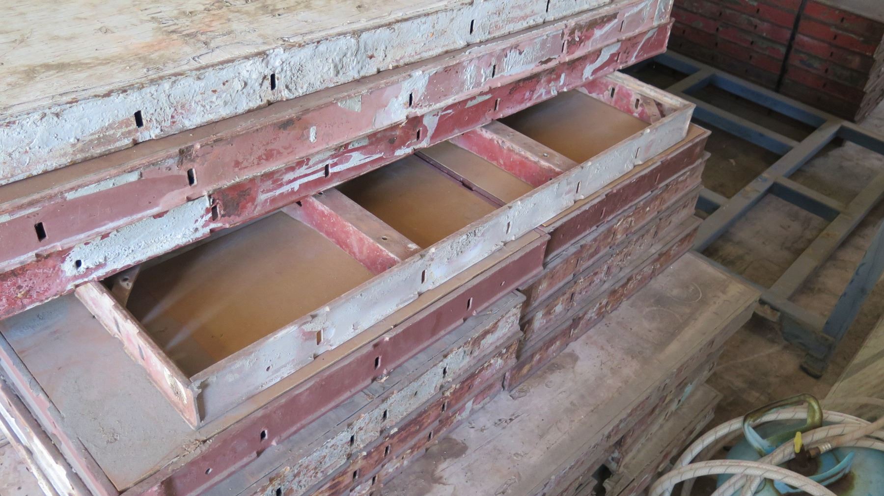 Pallet of Symons Concrete Wall Forms - Steel Ply Panels