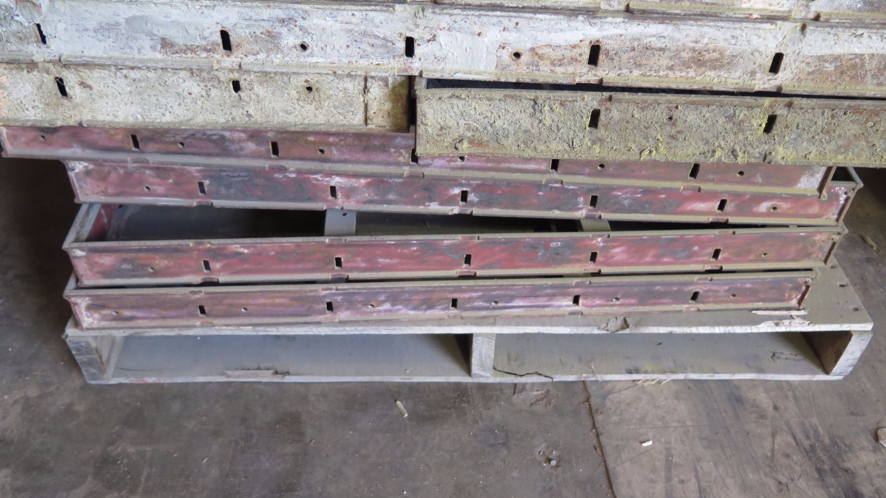 Pallet of Symons Concrete Wall Forms - Steel Ply Panels
