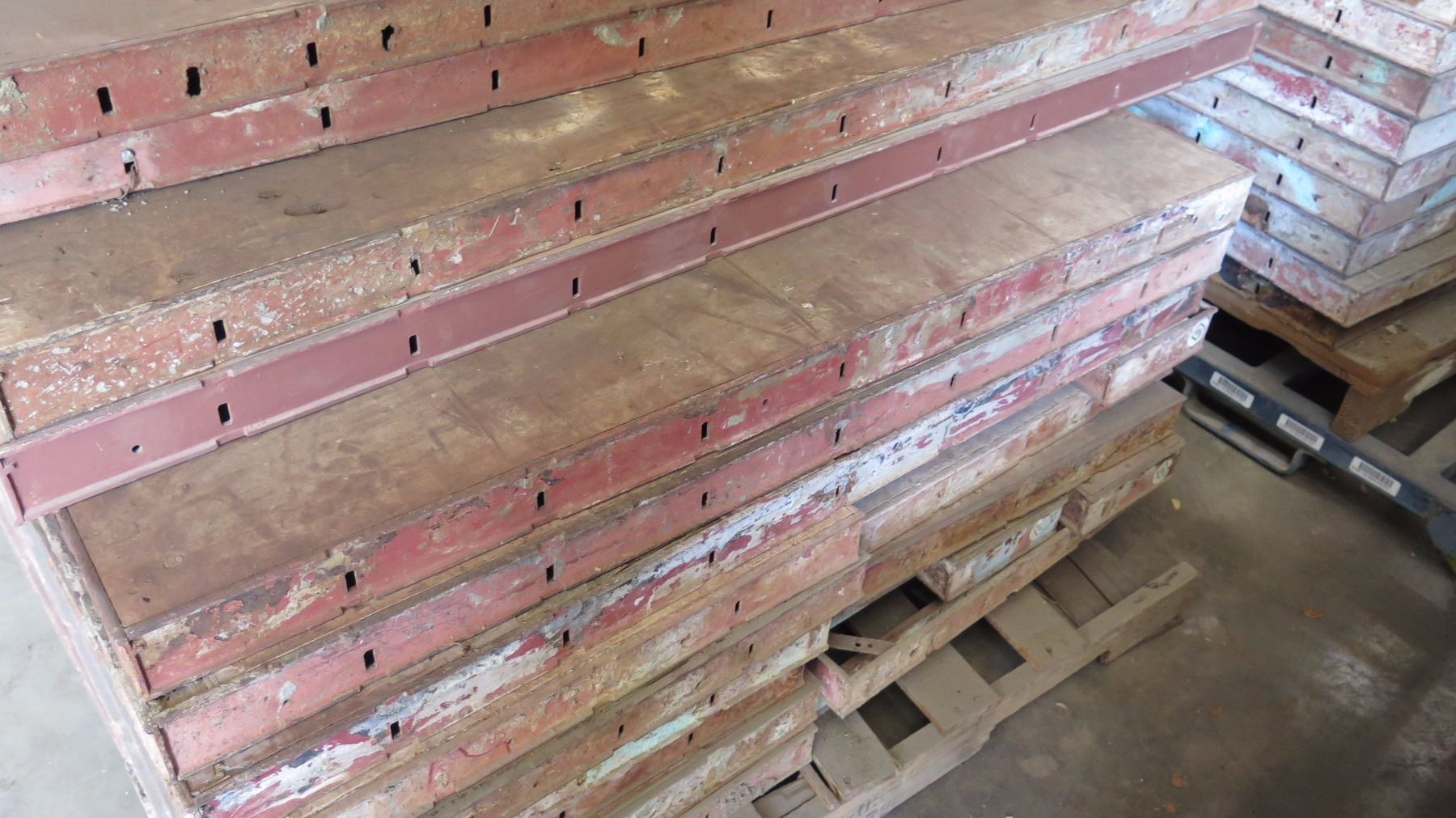 Pallet of Symons Concrete Wall Forms - Steel Ply Panels