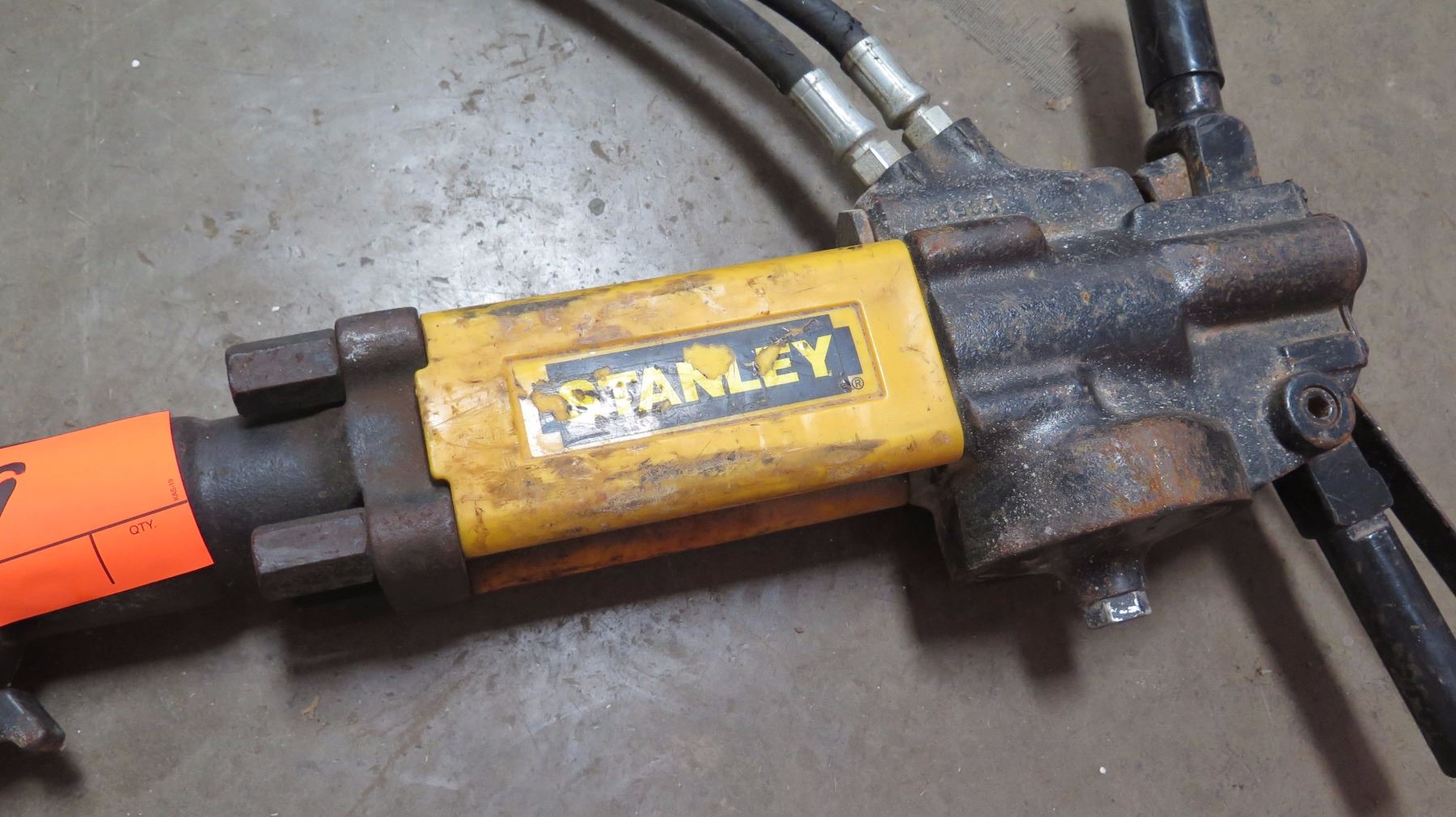 Stanley BR67 Underwater Hydraulic T-Handle Breaker - Oahu Auctions