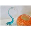 Image 3 : ART GLASS VASE AND SWAN