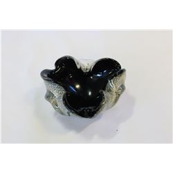 ART GLASS ASHTRAY