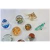 Image 2 : LOT OF ART GLASS PAPER WEIGHTS
