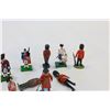 Image 3 : LOT OF WILLIAM GRANT AND SONS METAL SOLDIERS