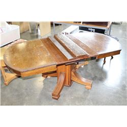 VINTAGE OAK TABLE