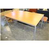 Image 3 : MAPLE AND CHROME TABLE
