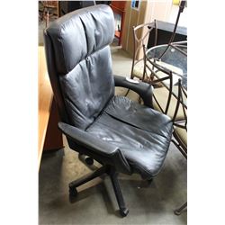 ROLLING BLACK OFFICE CHAIR