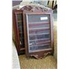 Image 1 : TWO WALL DISPLAY RACKS