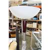 Image 2 : FLOOR LAMP