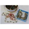 Image 3 : PRECIOUS STONES AND SHELL JEWELLRY