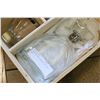 Image 2 : DECANTER AND GLASSES IN GIFT BOX