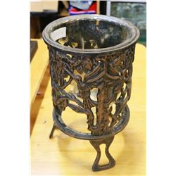 DECORATIVE HURRICANE CANDLE HOLDER AND FOUR CHICEKN BRACKETS