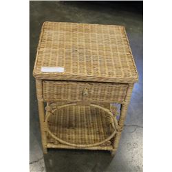 NATURAL WICKER SIDETABLE