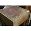 Image 2 : WOOD BUTHCER BLOCK TABLE