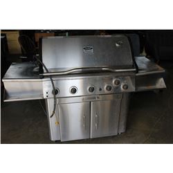 VERMONT CASTINGS SIGNATURE NATURAL GAS BBQ