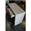 Image 2 : MODERN SINGLE PEDESTLE DESK