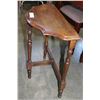 Image 2 : WALNUT D-TABLE