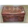 Image 1 : BROWN LEATHER HASSOCK