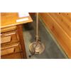 Image 2 : FLOOR LAMP