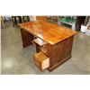 Image 2 : VINTAGE OAK AND MAPLE SINGLE PEDESTLE DESK