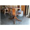 Image 2 : VINTAGE 2-TIER PARLOR TABLE WITH LEATHER INSERT