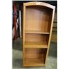 Image 1 : OAK BOOKSHELF