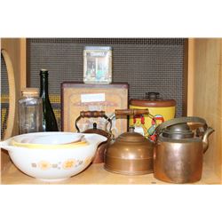 SHELF LOT OF PYREX BOWLS AND TINS AND THREE COPPER TEAPOTS