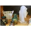 Image 3 : SHELF LOT OF POTTERY AND FIGURES