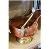 Image 1 : BOX OF COPPER WARE