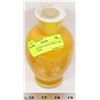 Image 1 : AVON CANADA COLLECTIBLE JADE OMBRE VASE