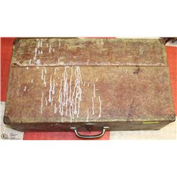 ANTIQUE WOOD TOOL CHEST