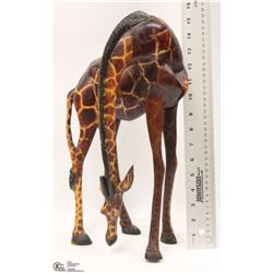 GIRAFFE HEAVY SCULPTURE BENDING DOWN 16" H