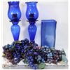 Image 1 : BOX OF BLUE GLASS & GRAPES