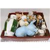 Image 1 : BOX OF ASSORTED DECORATIVE ITEMS