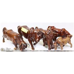 FLAT OF CARVED WOOD ANIMALS