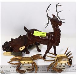 FLAT OF CARVED WOOD ITEMS