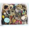 Image 1 : ESTATE EARRINGS AND MORE