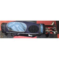 COMPLETE SET OF GOLF CLUBS WITH BAG