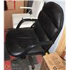Image 1 : TWO ASSORTED OFFICE CHAIRS