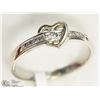Image 2 : 10K WHITE GOLD DIAMOND HEART DESIGN RING