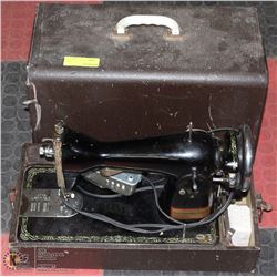 VINTAGE WESTERN PORTABLE SEWING MACHINE