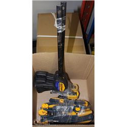 BOX OF CLAMPS INCL IRWIN BAR CLAMPS, MASTERCRAFT