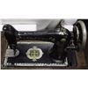 Image 2 : SINGER 1907 SEWING MACHINE