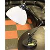 Image 1 : TABLE LAMP