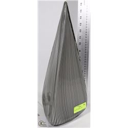 ITALIAN PYRAMID LAMP