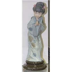 LLADRO FIGURINE