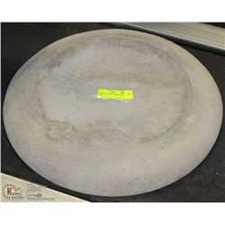 CONCRETE GROUND BIRDBATH 19" WIDE