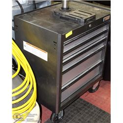GLADIATOR METAL & CHECKERPLATE TOOL CABINET ON